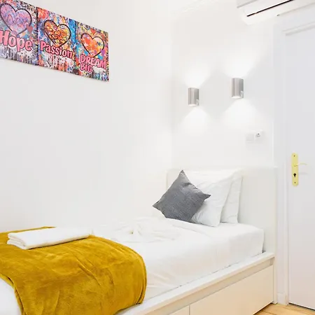 - Sabino De Sousa Homestay Lisbon