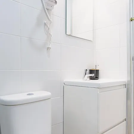 - Sabino De Sousa Homestay Lisbon