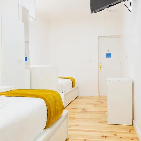- Sabino De Sousa Homestay Lisbon
