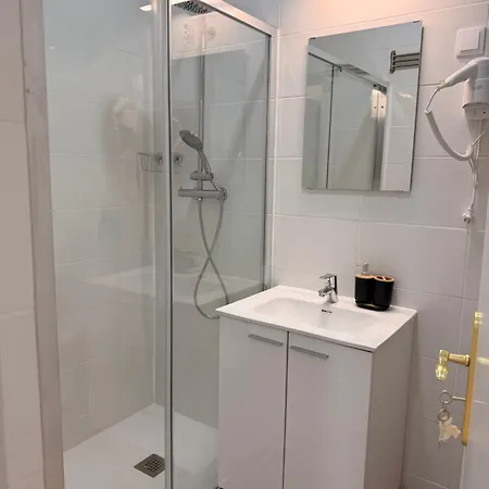 - Sabino De Sousa Homestay Lisbon