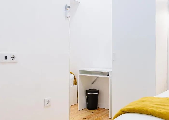 Accommodatie bij particulieren - Sabino De Sousa *