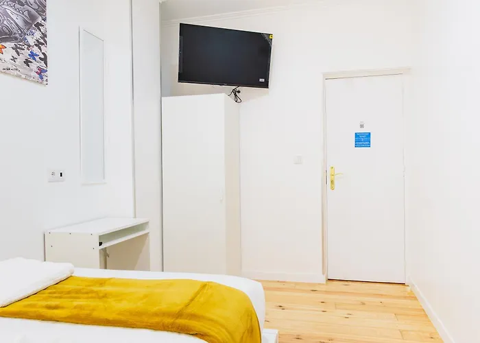 Accommodatie bij particulieren - Sabino De Sousa *