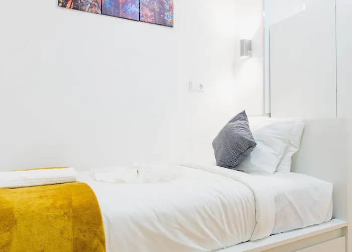 - Sabino De Sousa * Lizbona